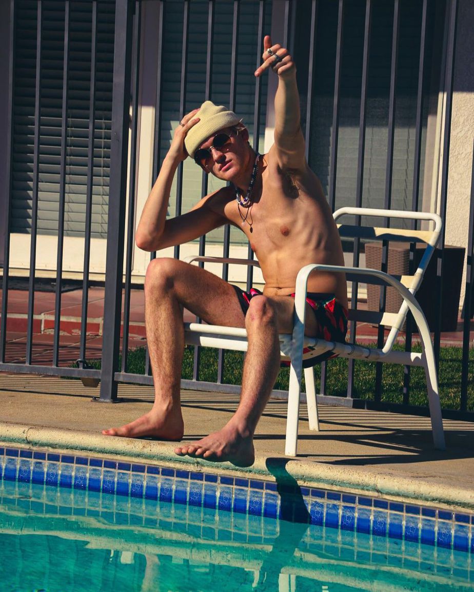 Model & Actor Ansel Wolf Pierce Shirtless and Barefoot by the Pool - Fit  Naked Guys